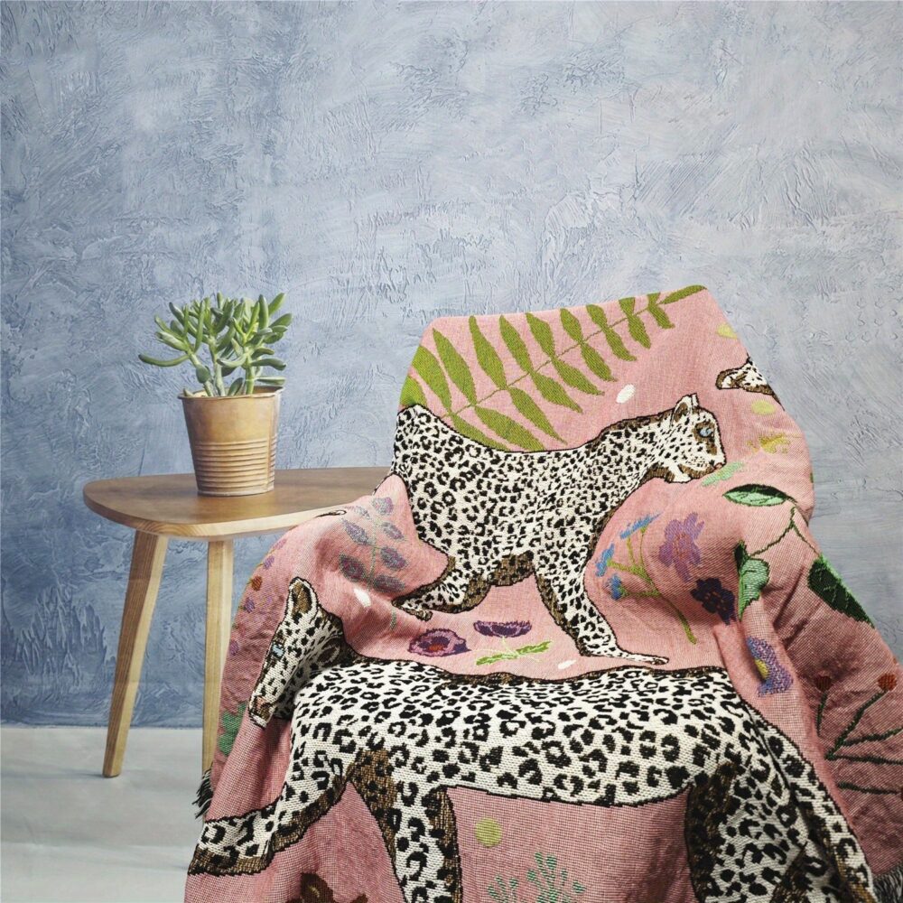 Soft Bohemian Yarn Throw Blanket – Pink Jacquard with Tassels & Leopard Floral Pattern - Image 5